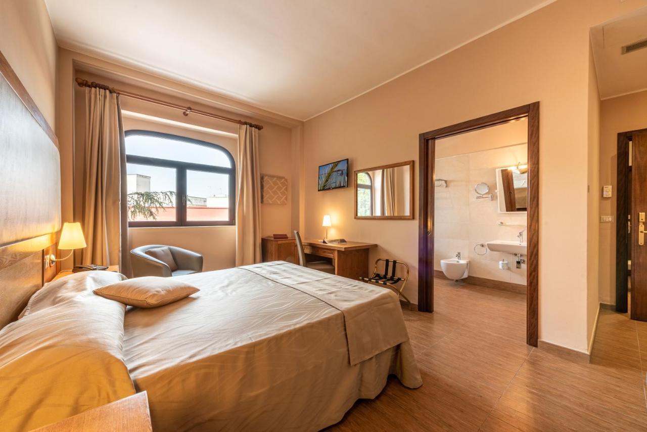 Leone De Castris Wine Hotel Salice Salentino Exterior photo