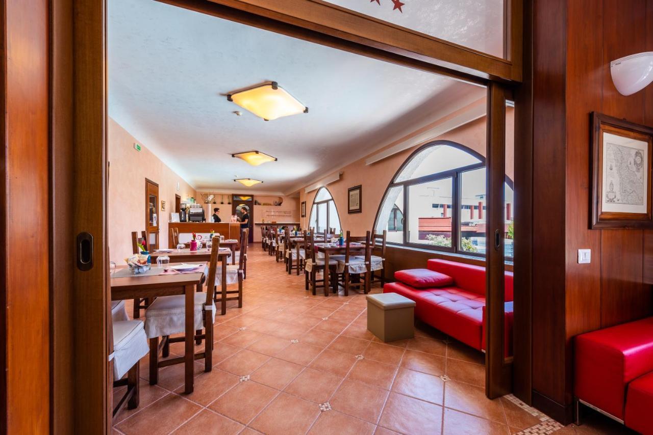 Leone De Castris Wine Hotel Salice Salentino Exterior photo