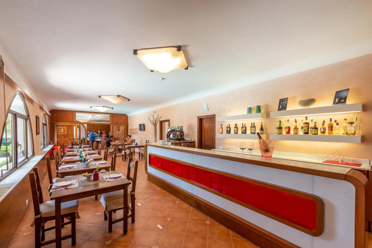Leone De Castris Wine Hotel Salice Salentino Exterior photo