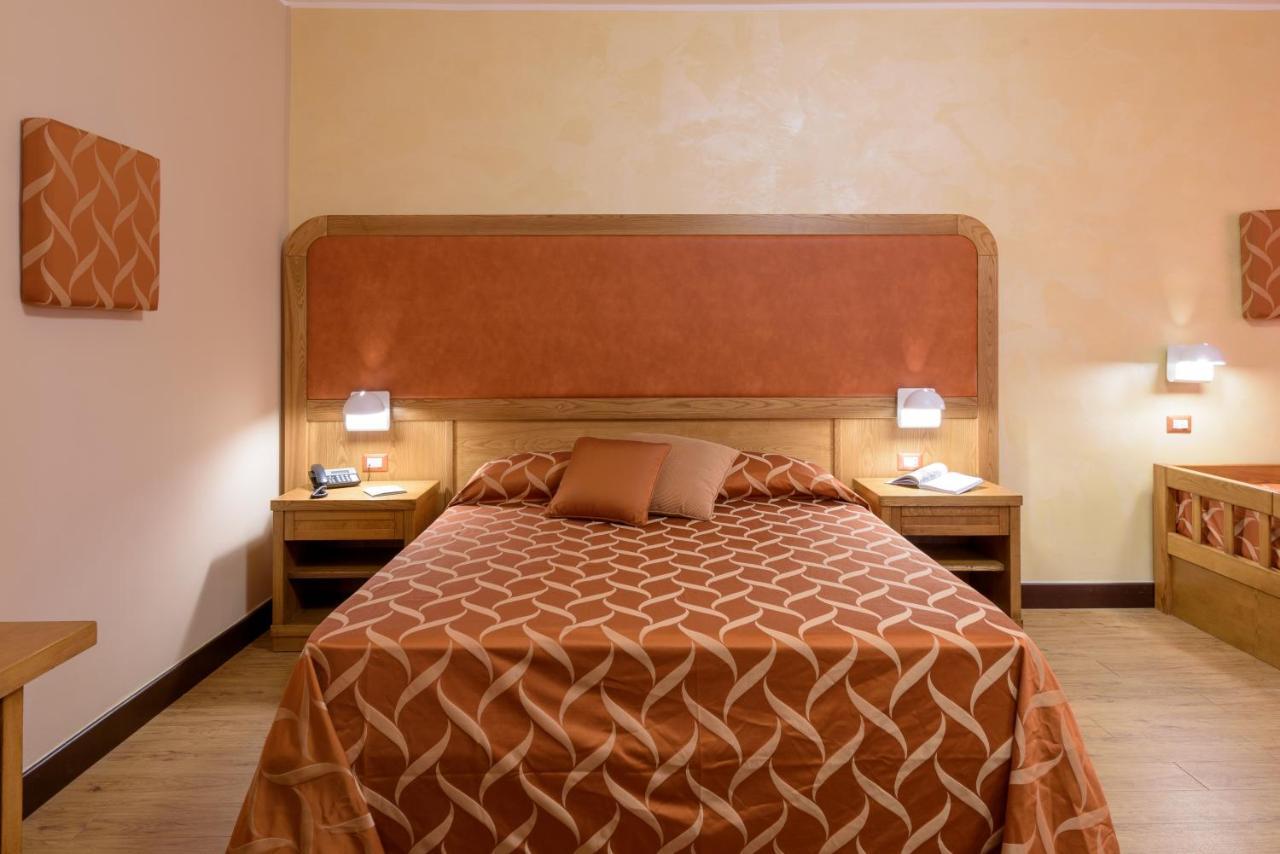 Leone De Castris Wine Hotel Salice Salentino Exterior photo