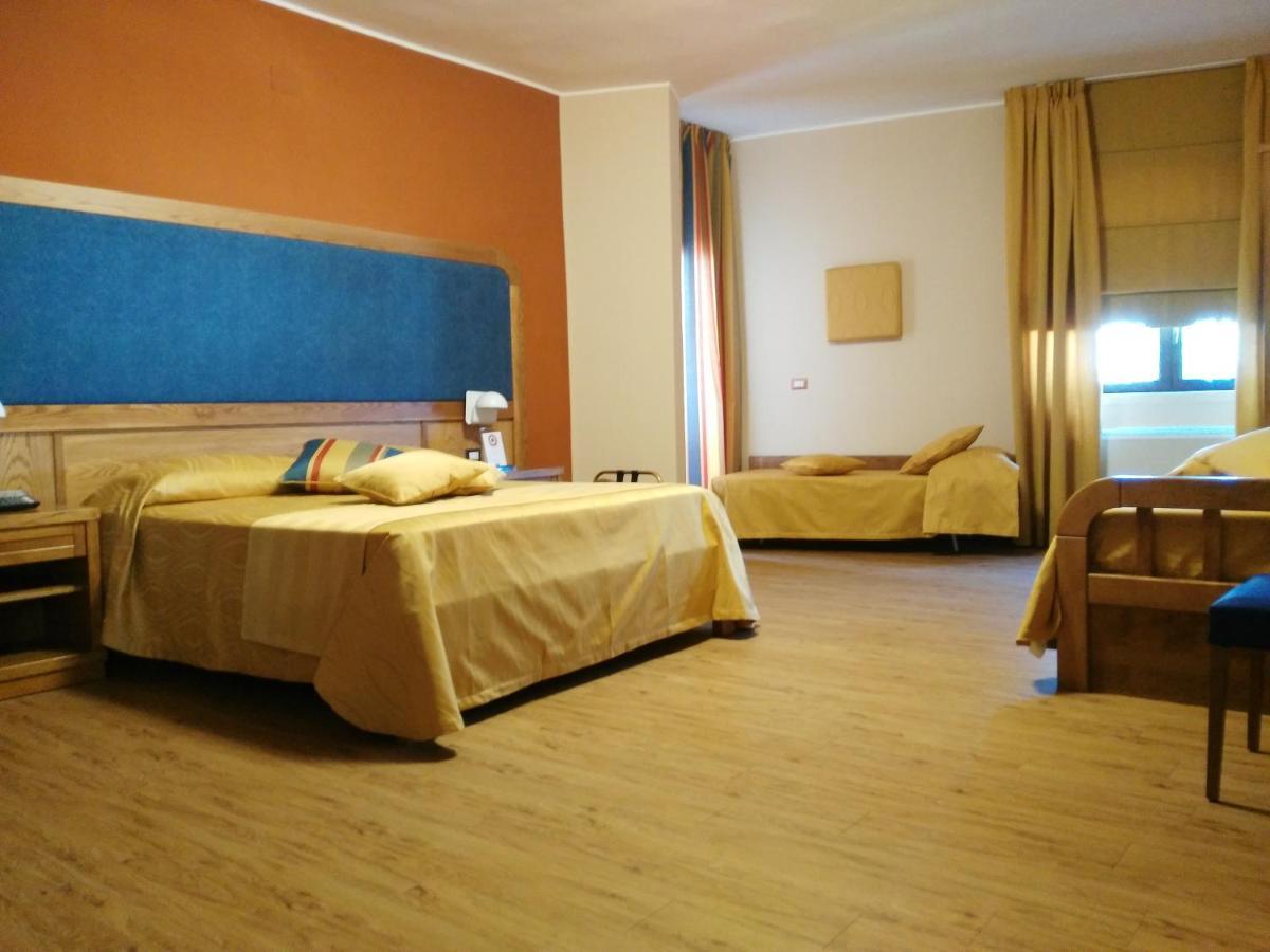 Leone De Castris Wine Hotel Salice Salentino Exterior photo