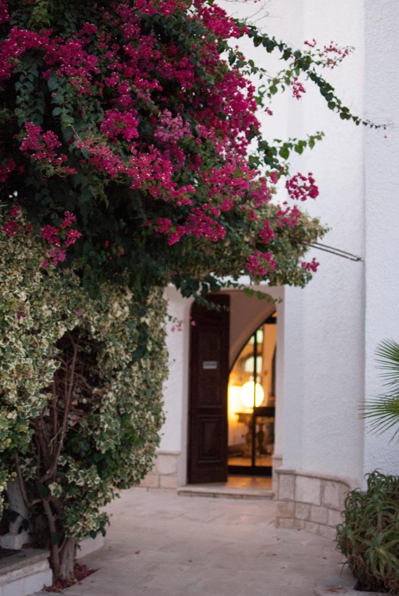 Leone De Castris Wine Hotel Salice Salentino Exterior photo