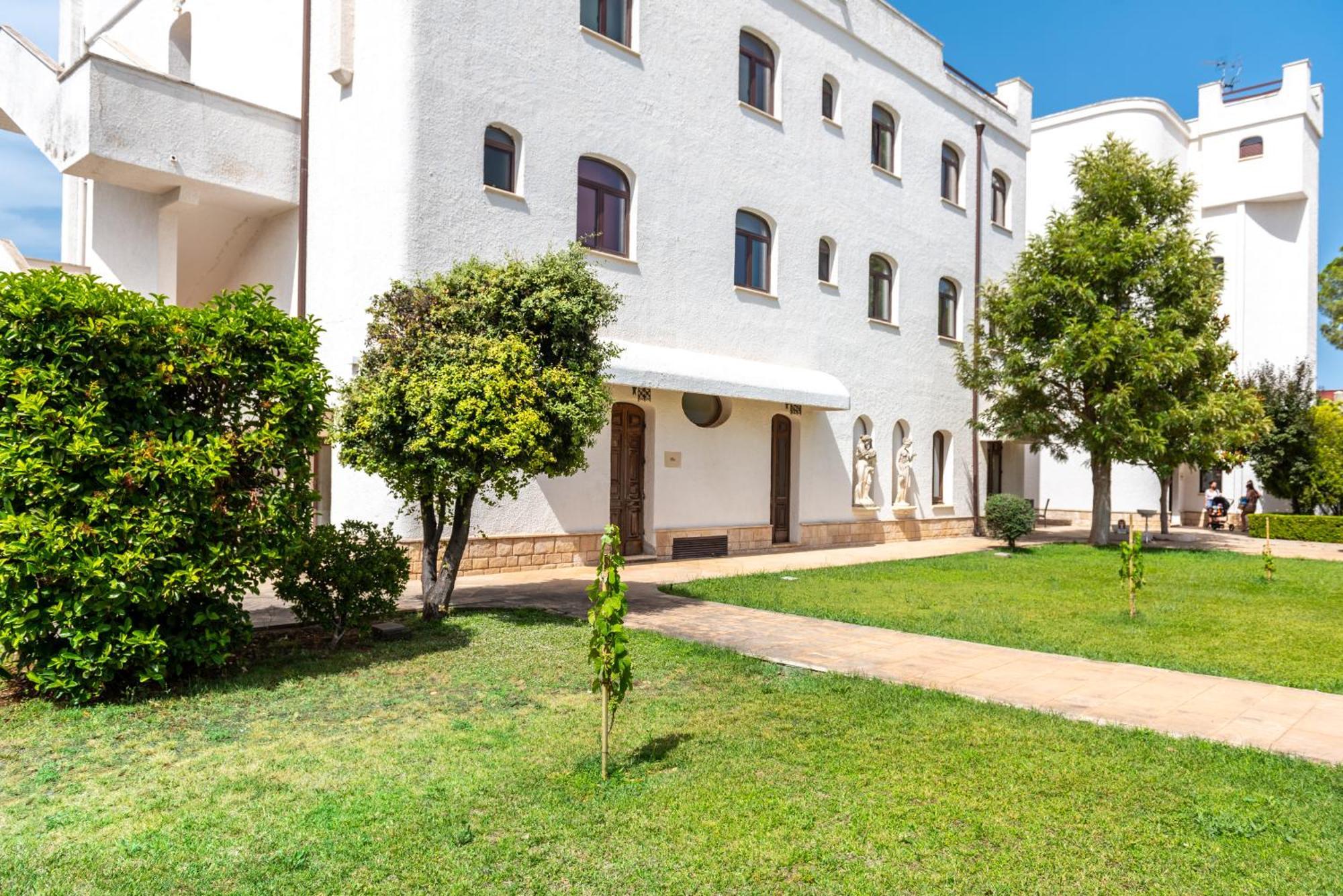 Leone De Castris Wine Hotel Salice Salentino Exterior photo
